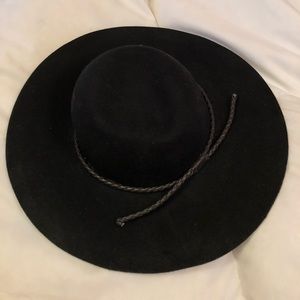 Black floppy hat
